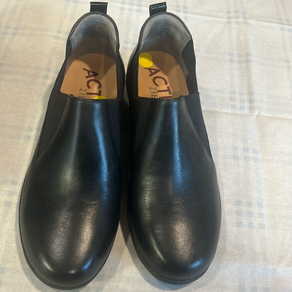 Active comfort ziera slip on